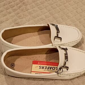 Hawkwell Women’s White Faux Leather Slip-On Loafer Flats Buckle US 5